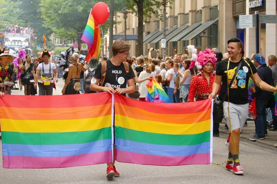 GayLifeZA's tweet photo. 🏳️‍🌈Pride parades remain crucial for LGBTQ+ visibility and rights in today's world, from celebration to resistance against growing opposition. Let’s talk about Pride parades...

https://t.co/14rsxqwkYl  

#Pride #PrideMarch #LoveIsLove #LGBTQIA https://t.co/eDzPibghHA