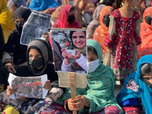 Diplomat_APAC's tweet photo. The peaceful resistance Mahrang Baloch leads is hamstrung by limited financial resources and global networking opportunities to mount an international campaign.  https://t.co/aoVRFBnrpz https://t.co/3yKOLfiOFv