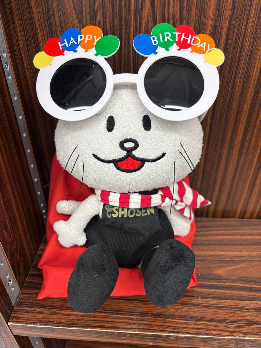 shosengnd's tweet photo. [3F]
本日4/12は、BUMP OF CHICKENボーカルギター
藤原基央さんのお誕生日です🍓
藤原さんおめでとうございます！！！
健やかで素敵な一年になりますように💐

3Fにて #HBD藤くん コーナー展開中です！
#BUMPOFCHICKEN #HBD藤くん #HBFJ #HBDFJ https://t.co/fXtgyIYayZ