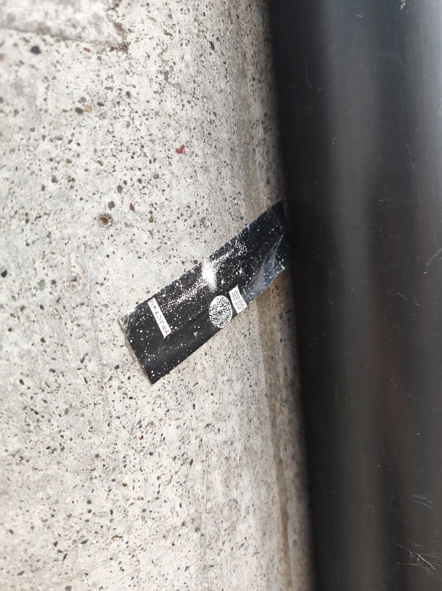 sapporohannya's tweet image. そこに居たのか？？

 #ストリートお告げ 
#札幌電柱怪文書
#電柱怪文書