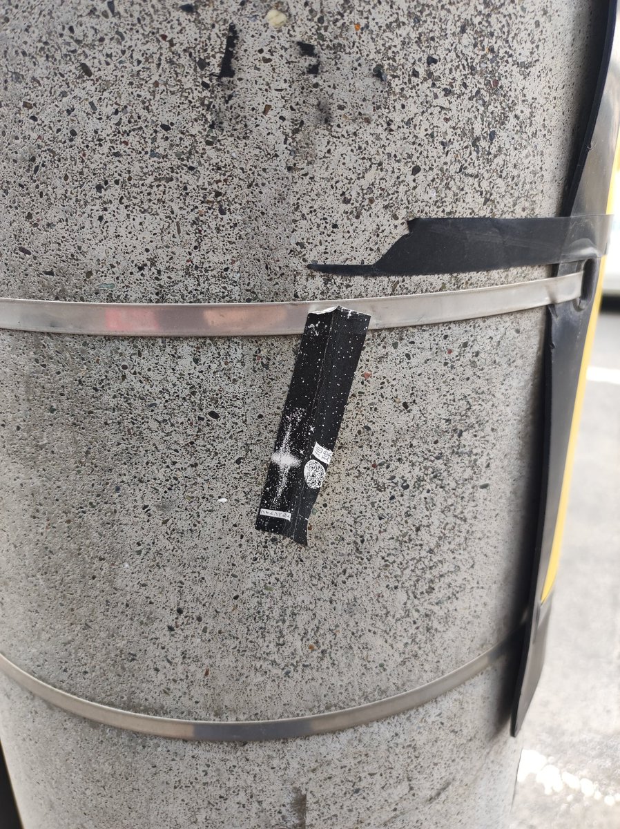 sapporohannya's tweet image. そこに居たのか？？

 #ストリートお告げ 
#札幌電柱怪文書
#電柱怪文書