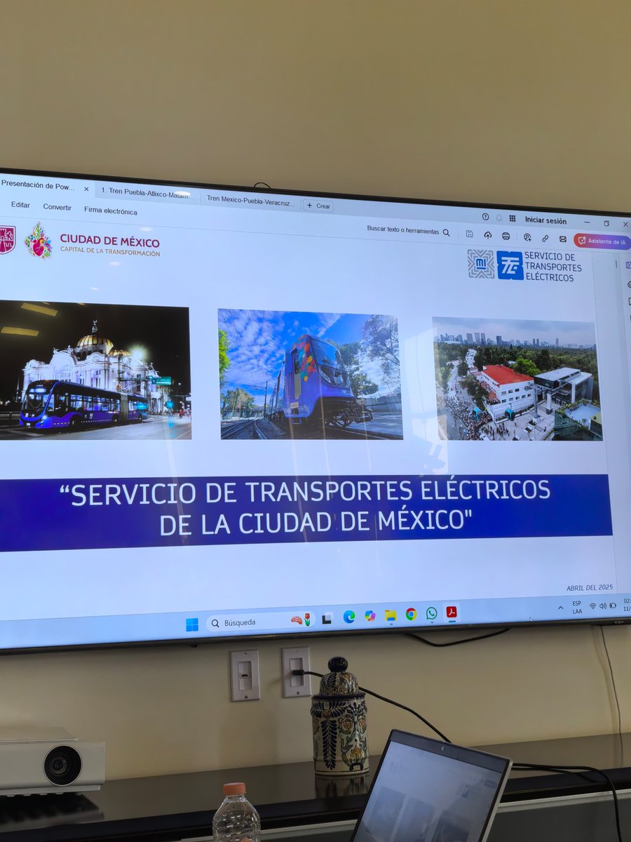 DirectorSTE's tweet photo. Hoy tuvimos reunión de trabajo compartiendo las mejores prácticas en Trolebús, Tren Ligero y Cablebús con el Gobernador de Puebla @armentapuebla_ y su gabinete https://t.co/Zfs8sdFxiO