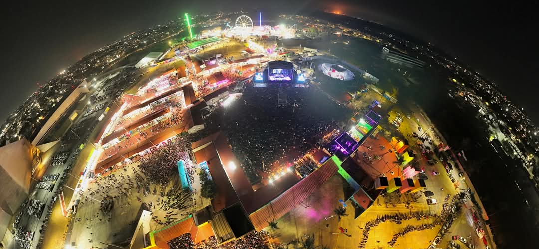 ¡Primer día de Feria!

Nuestra Gobernadora, <a href="/rocionahle/">Rocío Nahle</a>, inauguró la Expo Feria Coatza 2025.

Desde hoy y hasta el 20 de abril, la emblemática fiesta de Coatzacoalcos los espera con artistas, gastronomía, cultura y diversión en un ambiente familiar y seguro.

Aquí las vacaciones