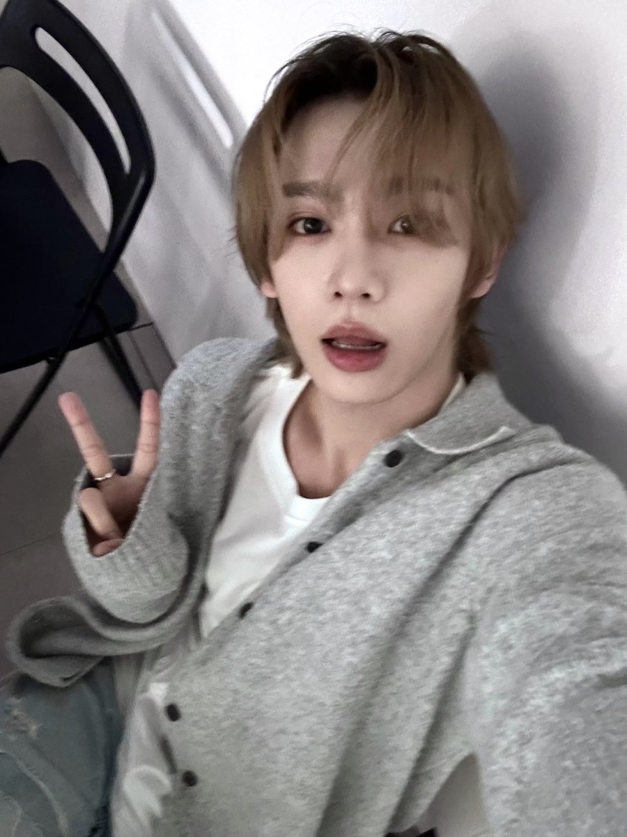 AHOF_official's tweet photo. 🫶역시 웅기💚💚
   
#AHOF #아홉
#SHUAIBO #장슈아이보 https://t.co/aqNm4GxKYr