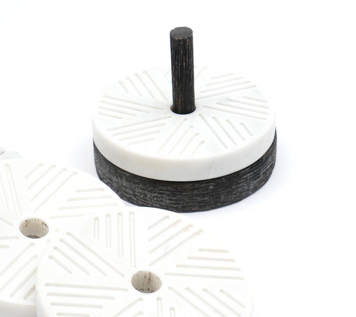 DesignerLibrari's tweet image. Organizing in style- Transform your space with this sleek coaster stand! Not only does it keep your table surfaces protected, but it also adds a touch of sophistication to your home. Perfect for every occasion! 📷📷
#CoasterStand #TableEssentials #onlineshoppingindia #onlinesale