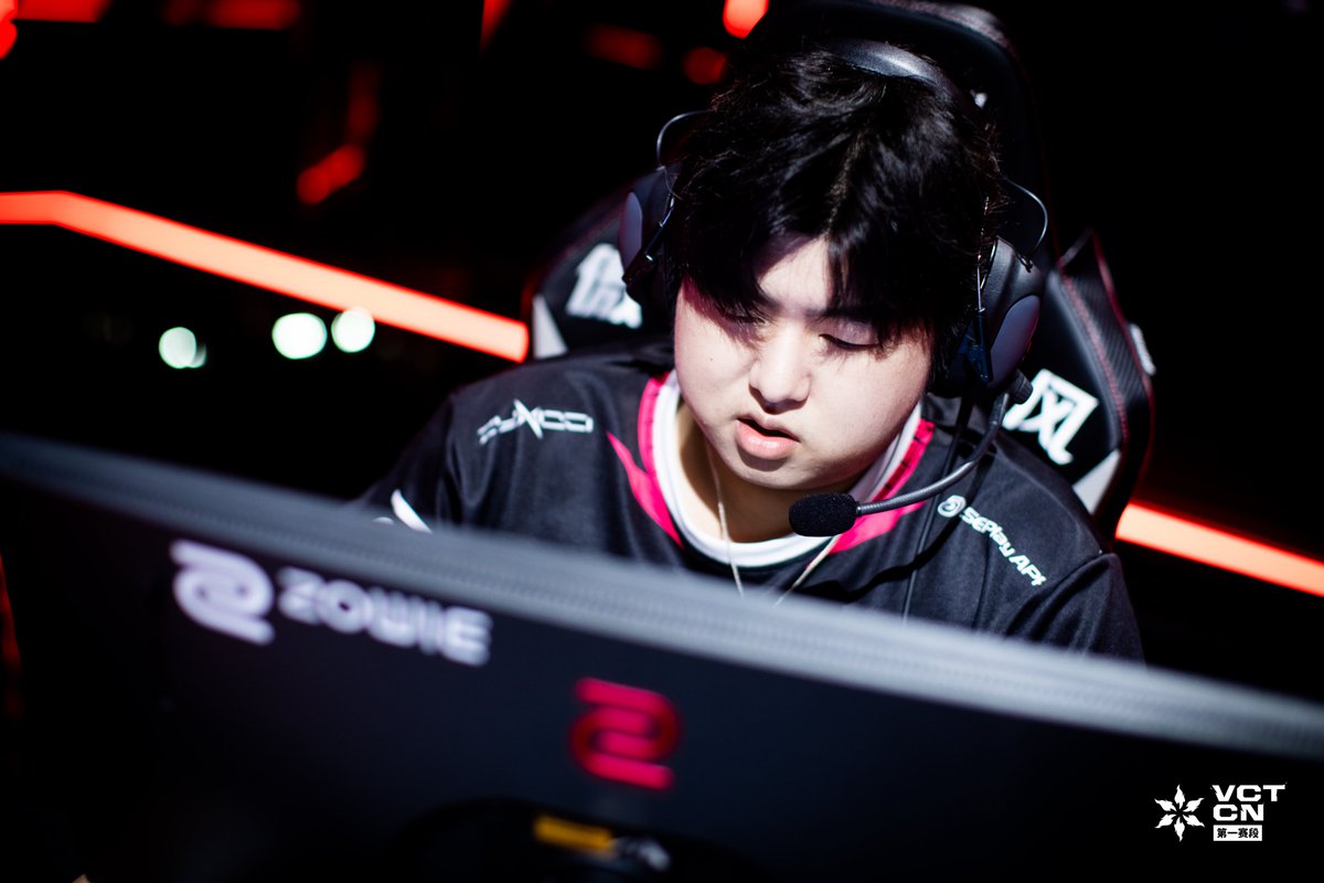 Tyloo_val tweet picture