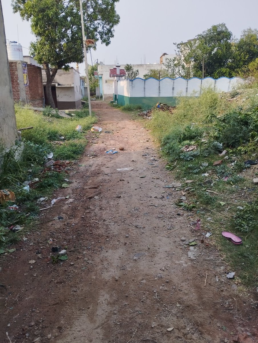 manzar_syed's tweet image. @dmsheikhpura @VijaySamratRJD 

प्रिय महोदय,
कृपया करके हुसैनाबाद पंचायत के वार्ड संख्या 2 की सड़क का विभाग से निरीक्षण करवाया जाए। यह सड़क पिछले क़रीब 30 वर्षों से नहीं बनाई गई है।
धन्यवाद।