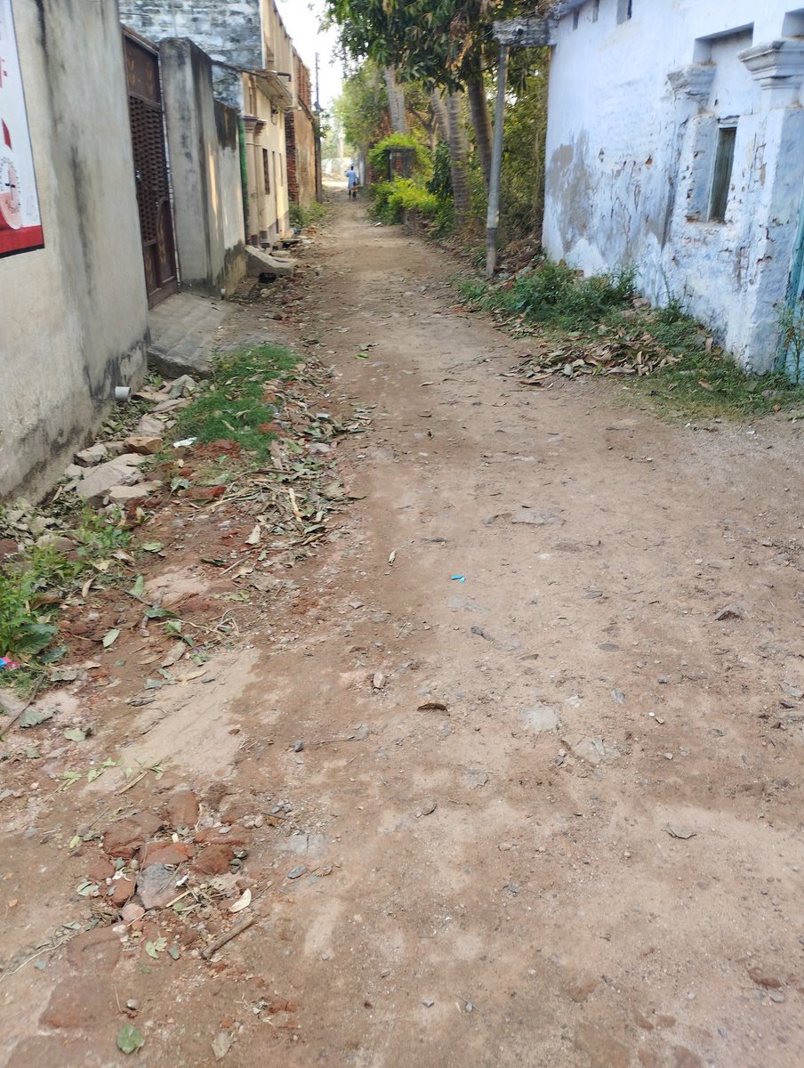 manzar_syed's tweet image. @dmsheikhpura @VijaySamratRJD 

प्रिय महोदय,
कृपया करके हुसैनाबाद पंचायत के वार्ड संख्या 2 की सड़क का विभाग से निरीक्षण करवाया जाए। यह सड़क पिछले क़रीब 30 वर्षों से नहीं बनाई गई है।
धन्यवाद।