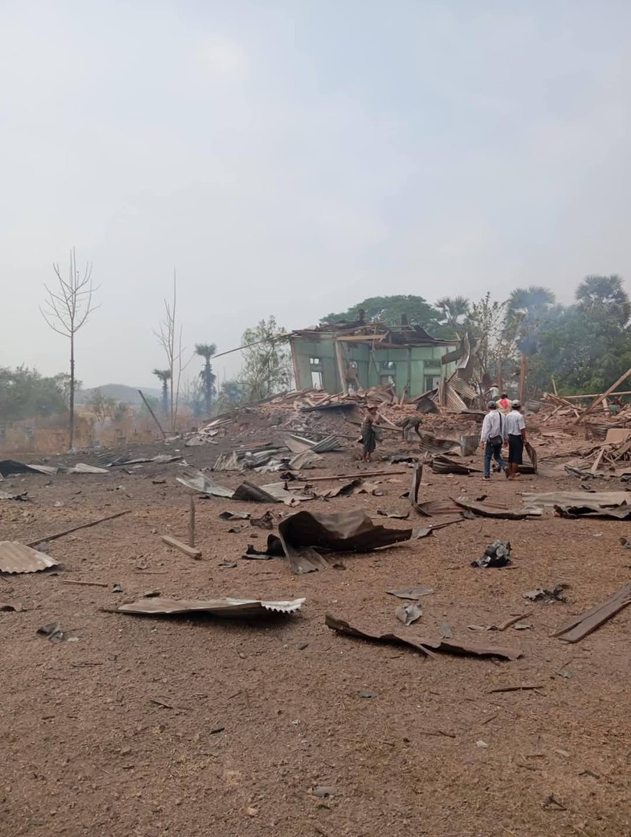 IrrawaddyNews's tweet photo. Myanmar junta airstrikes on Kawlin Township over two days have killed two women and a child.
On  Friday, the junta dropped two bombs on a Sagaing Region village,  killing two women and injuring a man, according to Kawlin People’s  Defense Force. (Photo: Kawlin PDF)

#Whatshappeninginmyanmar