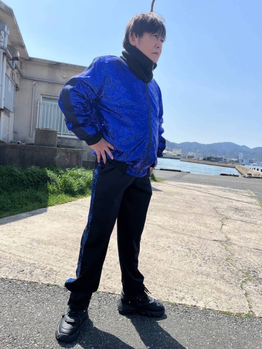 【入手不可能新品】ヒョンビン着用　イカレジャージ　Lサイズ　シークレットガーデン いかれジャージ』って知ってますか？🤔 『青いスパンコール』が沢山