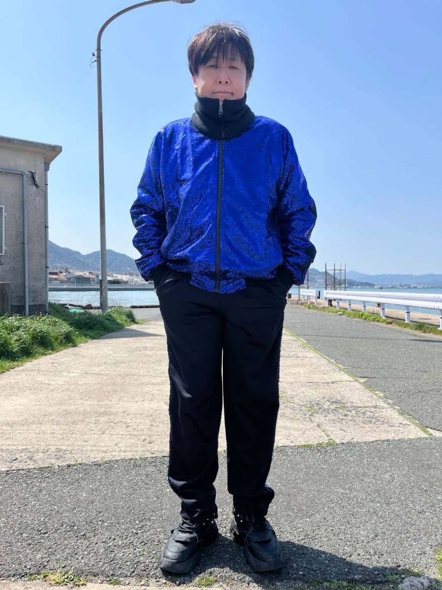 【入手不可能新品】ヒョンビン着用　イカレジャージ　Lサイズ　シークレットガーデン いかれジャージ』って知ってますか？🤔 『青いスパンコール』が沢山