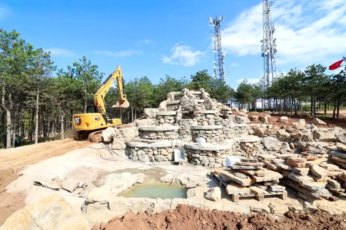 gebzesondakika's tweet image. Gebze Belediyesi, Cumaköy Mesire Alanı'nın ardından Pelitli Damgatepe Mesire Alanı'nın yapımına hız vermiştir. 113 bin 500 metrekarelik alanda piknik alanları, spor sahaları ve sosyal donatıların bulunacağı yeni mesire alanı, aileler için cazip bir dinlenme yeri olacak.
#pelitli