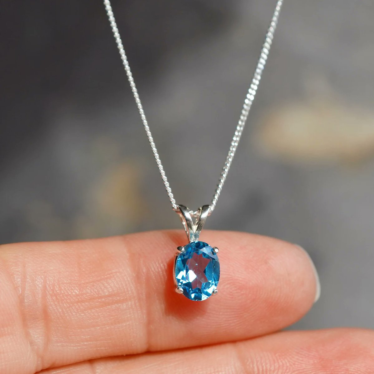 Sparklegems7's tweet image. Check out 925 Sterling Silver Pendant, Oval cut, London Blue Topaz necklace Gift for women ebay.com/itm/1770023907… #eBay via @eBay #rings #labcreateddiamond #labcreated #NaturalBeauty #beauty #womensfashion #WomensClothing #statementring #proposal #engagementring #engagement