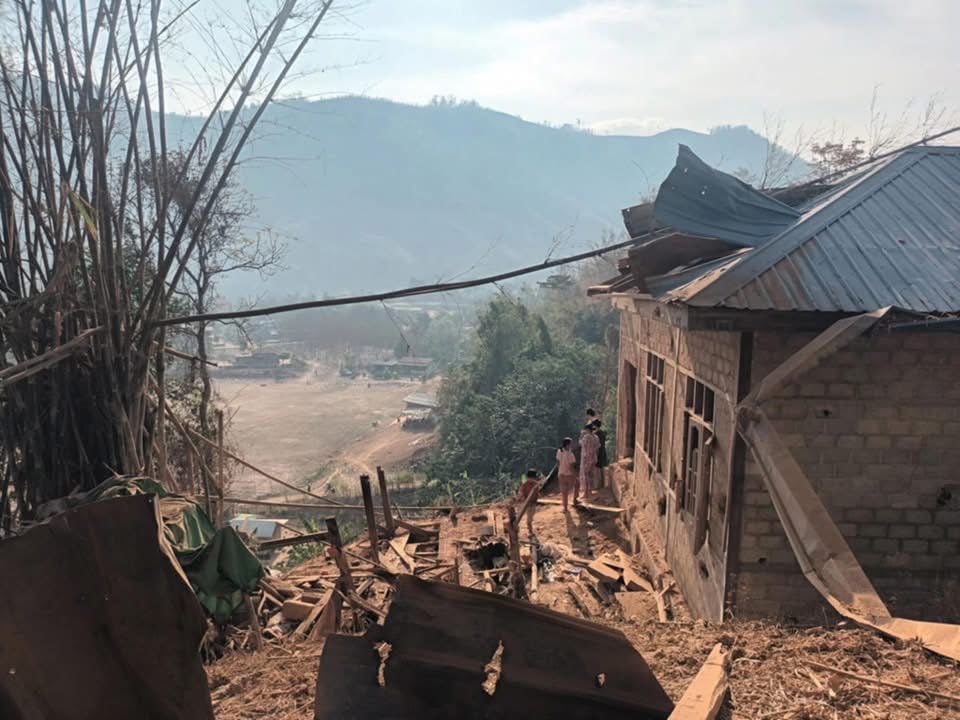 ကယန်းအမျိုးသားနေ့ ကျင်းပသည့် ရွာကို စစ်ကောင်စီဗုံးကြဲမှု ကန့်ကွက်ရှုတ်ချ
Website Link>> bur.mizzima.com/2025/04/12/529…
#mizzima
#ဗုံးကြဲတိုက်ခိုက်မှု
#စစ်ကောင်စီ
#ကယန်းပြည်သစ်ပါတီ
#ပစ်ခတ်မှု
#မဇ္ဈိမသတင်း