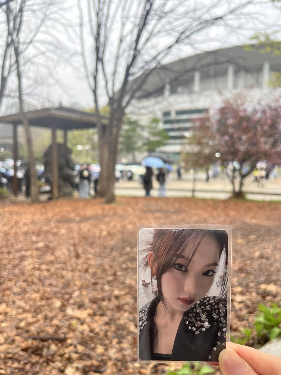 _1oveun's tweet photo. 팬클럽 부스 포카 아이사->재이로 교환 받아용 https://t.co/J3mUph210V