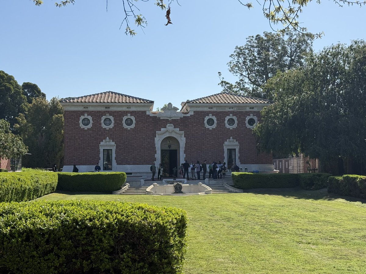 histarch's tweet image. learned a lot today at the conference on Early Global Caribbean / Materialities, organized by the UCLA center of the 17th and 18th centuries.
The venue was simply overwhelming: the UCLA William Andrews Clark Memorial Library.