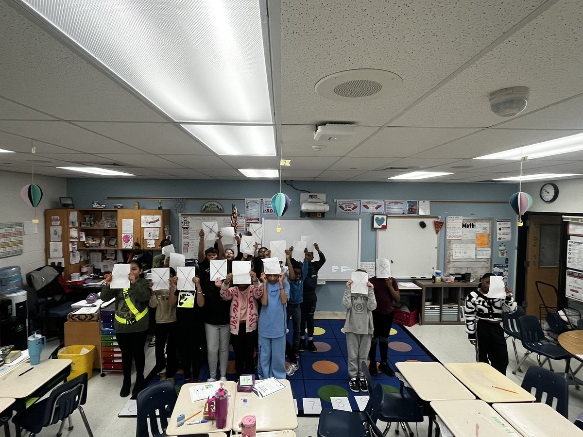 solleykerr's tweet photo. 5th graders made a life sized line plot to show the frequency of having a specific number of siblings!  Our most frequent data point was 5 siblings!! @SolleyAACPS #belonggrowsucceed https://t.co/Kyg4JKiPXw