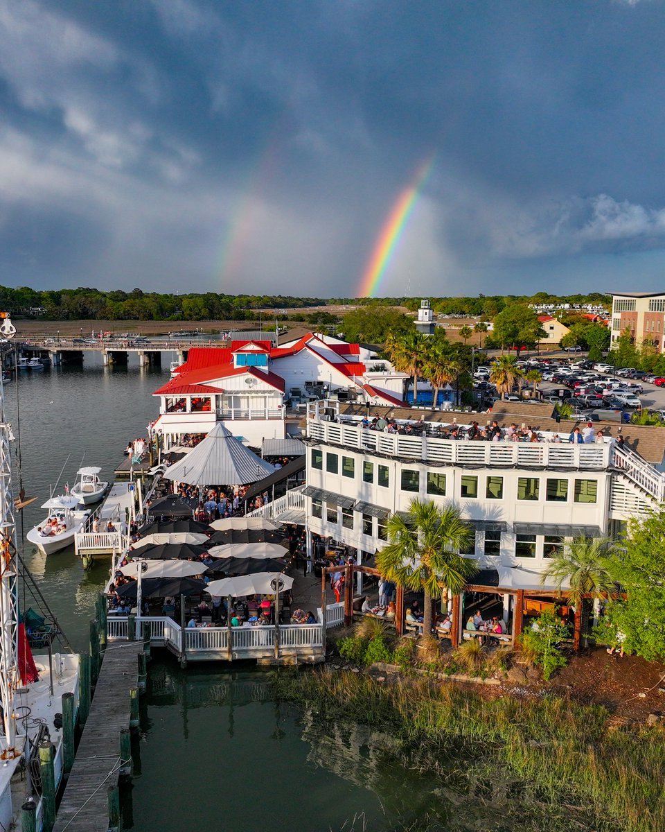 mpeacock28's tweet photo. 🌈  Shem Creek https://t.co/9a4mwvSFJA