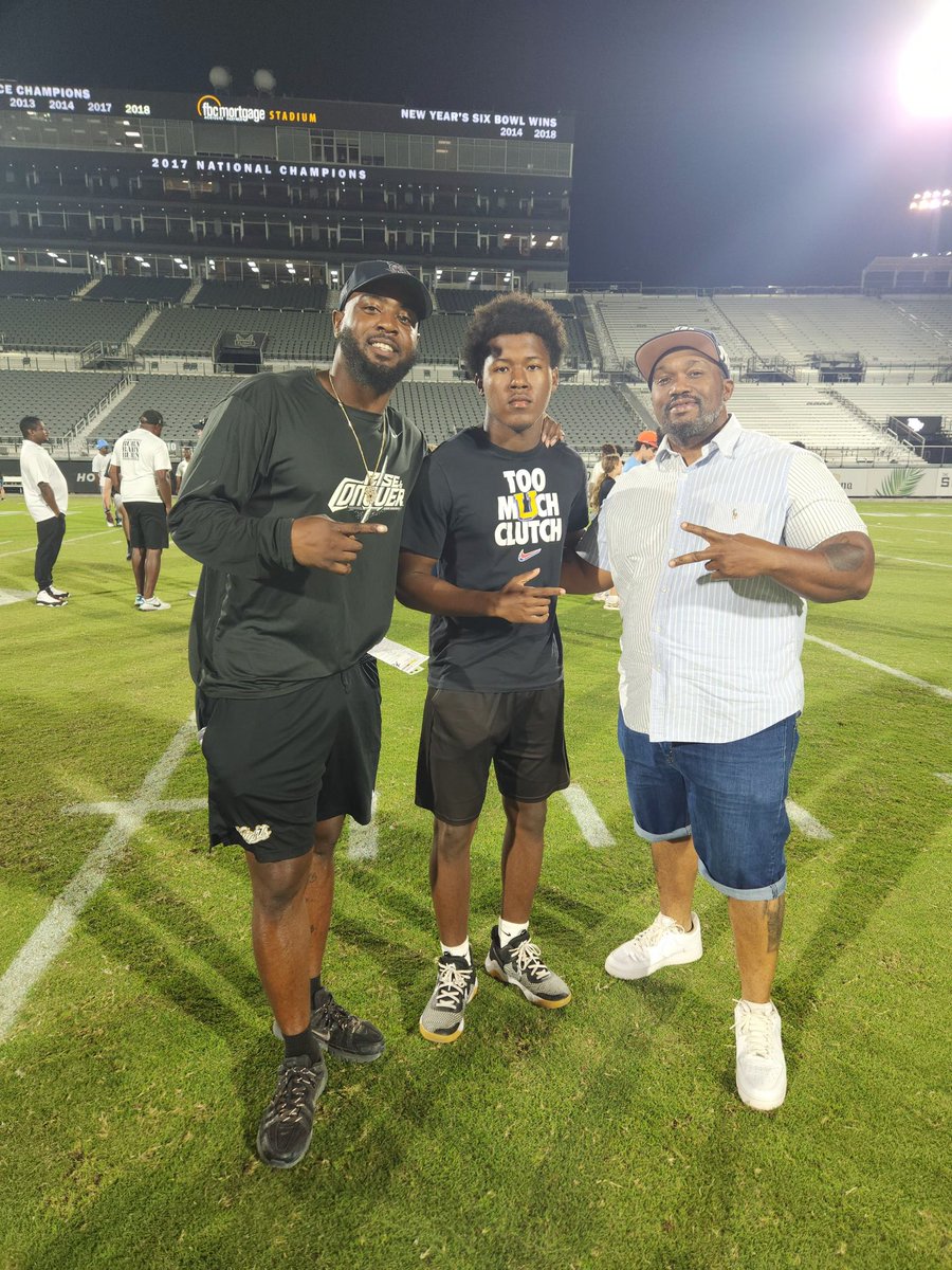 Dylan Hoskins (@showtime_dylan3) on Twitter photo Great time at the UCF open practiceπ«π― <a href="/Coach_Sykes_9/">R . Sykes</a> <a href="/HarrisNOFLYZONE/">Brandon Harris Sr.</a> <a href="/CoachDrico/">Drico Johnson</a> <a href="/UCF_Football/">UCF Football</a> <a href="/UCF_Recruiting/">UCF Football Recruiting</a> <a href="/UCFSports/">Brandon Helwig</a> Great time at the UCF open practiceπ«π― <a href="/Coach_Sykes_9/">R . Sykes</a> <a href="/HarrisNOFLYZONE/">Brandon Harris Sr.</a> <a href="/CoachDrico/">Drico Johnson</a> <a href="/UCF_Football/">UCF Football</a> <a href="/UCF_Recruiting/">UCF Football Recruiting</a> <a href="/UCFSports/">Brandon Helwig</a>