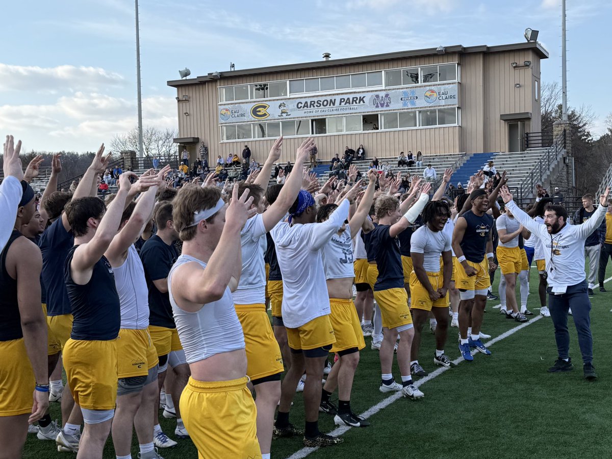 Blugold Football tweet media