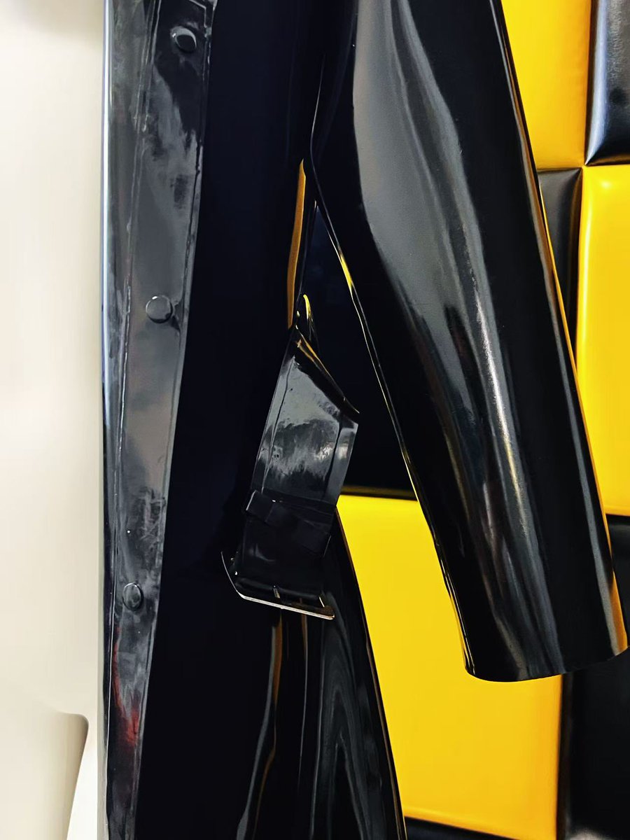 乳胶风衣客户来图定制
Latex windbreaker jacket customized according to pictures
#latex