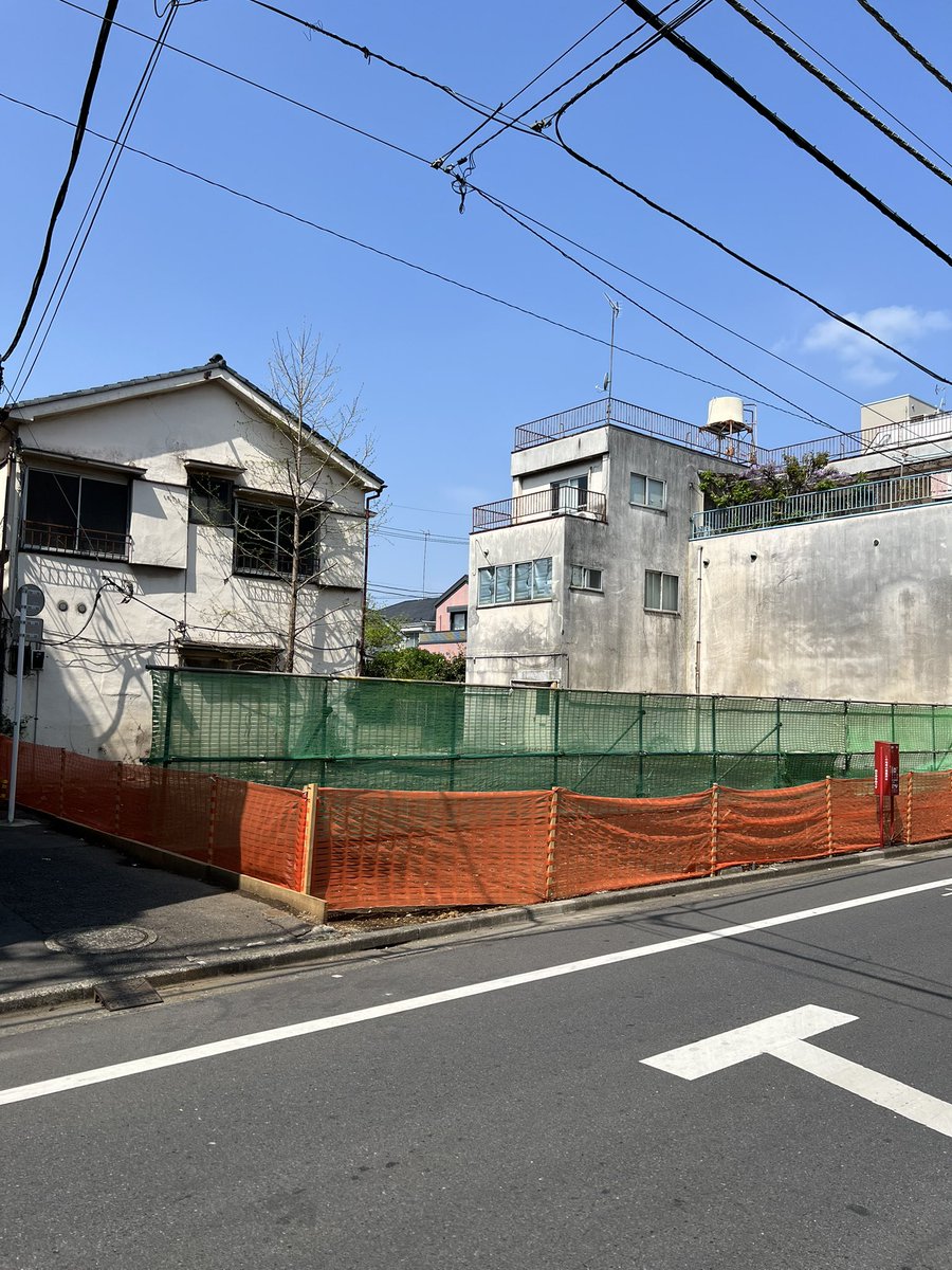 numabukuro_days's tweet photo. まいばすけっとの横の土地、何が建つのだろうか。　#沼袋 https://t.co/k3HELdYrNx