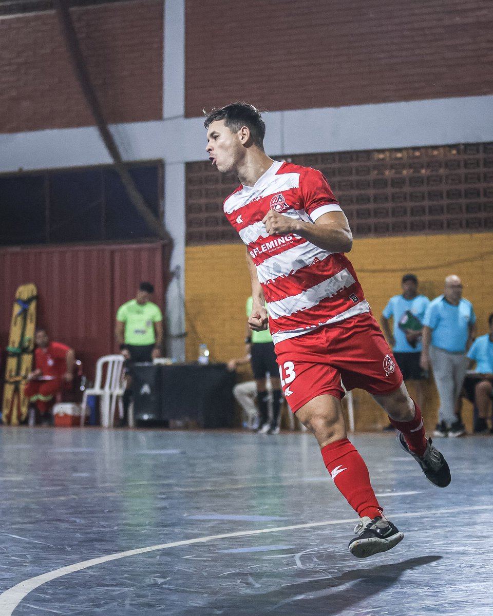 AfemecFutsal_'s tweet photo. #AFEMECLive | ¡FINAL!
➖ #AFEMEC (7-1) Olimpia
⚽️ Marcos Solís x2, Tobías Acosta, Federico Ríos, Juan Morel, Marcelo Garay, Enrique Franco.
#AFEMECesFutsal 🔴⚪️ https://t.co/hEPCoKXYOo