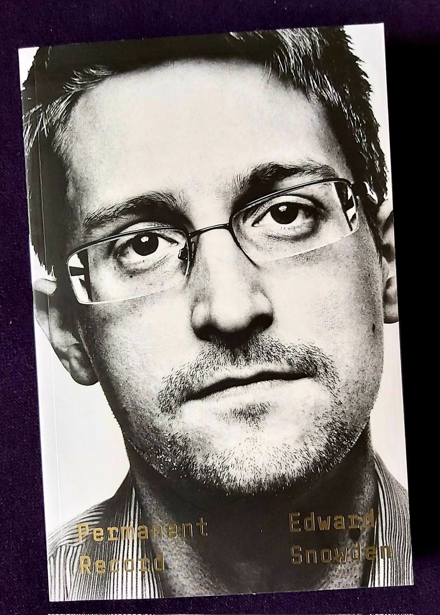 BibliophileVic's tweet image. #BookFind: "My name is E.J. Snowden. I used to work for the gov., but now I work for the public."
#PermanentRecord bk., by the maverick behind the headlines. This bk. will surprise you, his action.. detailed 🇬🇧, 🏴󠁧󠁢󠁷󠁬󠁳󠁿..family ancestry. Absorbing read.