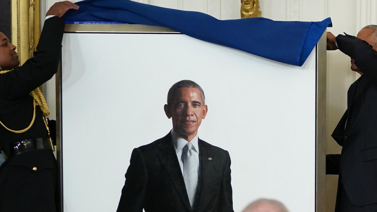 Trump replaces Obama portrait with painting of himself.

Obama was a much better president than Trump will ever be.

Drop 💙 for Obama