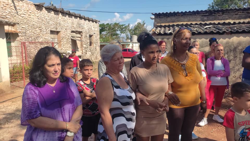 En #Mariel,con la participación de  principales autoridades provinciales y municipales se realiza entrega de la vivienda a la joven Isaura Otero, del hogar de niños sin cuidado parental.
El amor,mueve montañas.
Cuba,una isla de corazones
#ArtemisaJuntosSomosMás 
<a href="/FredyMatos27021/">Fredy Matos</a>