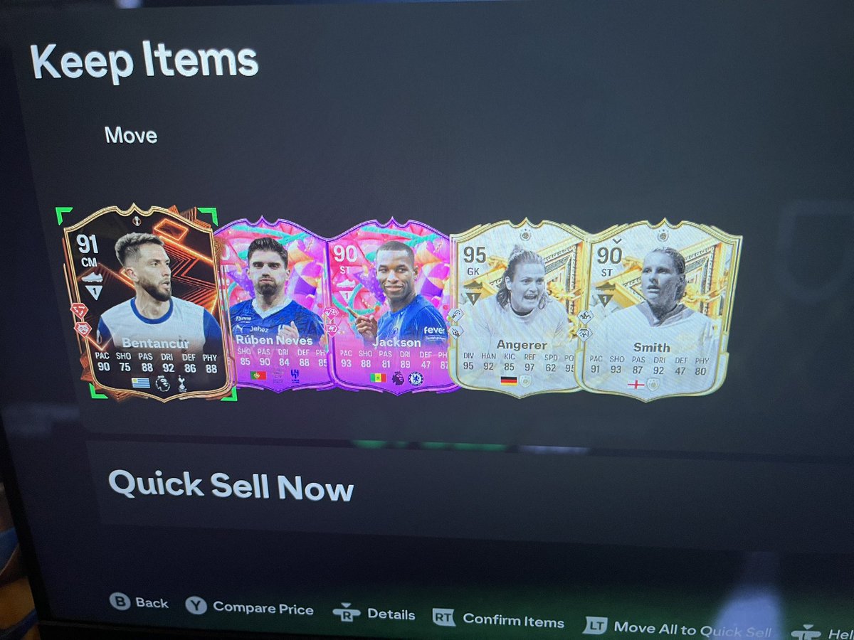 yo90008's tweet photo. @XBAZAER @FUT_Accountant Mine better bro 🥱😭😂 https://t.co/dX1COnGDyI