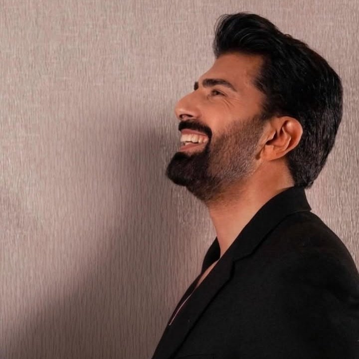 Sen hep gülümse ki yüreğinin güzelliği gülüşlerinde canlansın

Orhun #Orhun
CenkTorun #CenkTorun