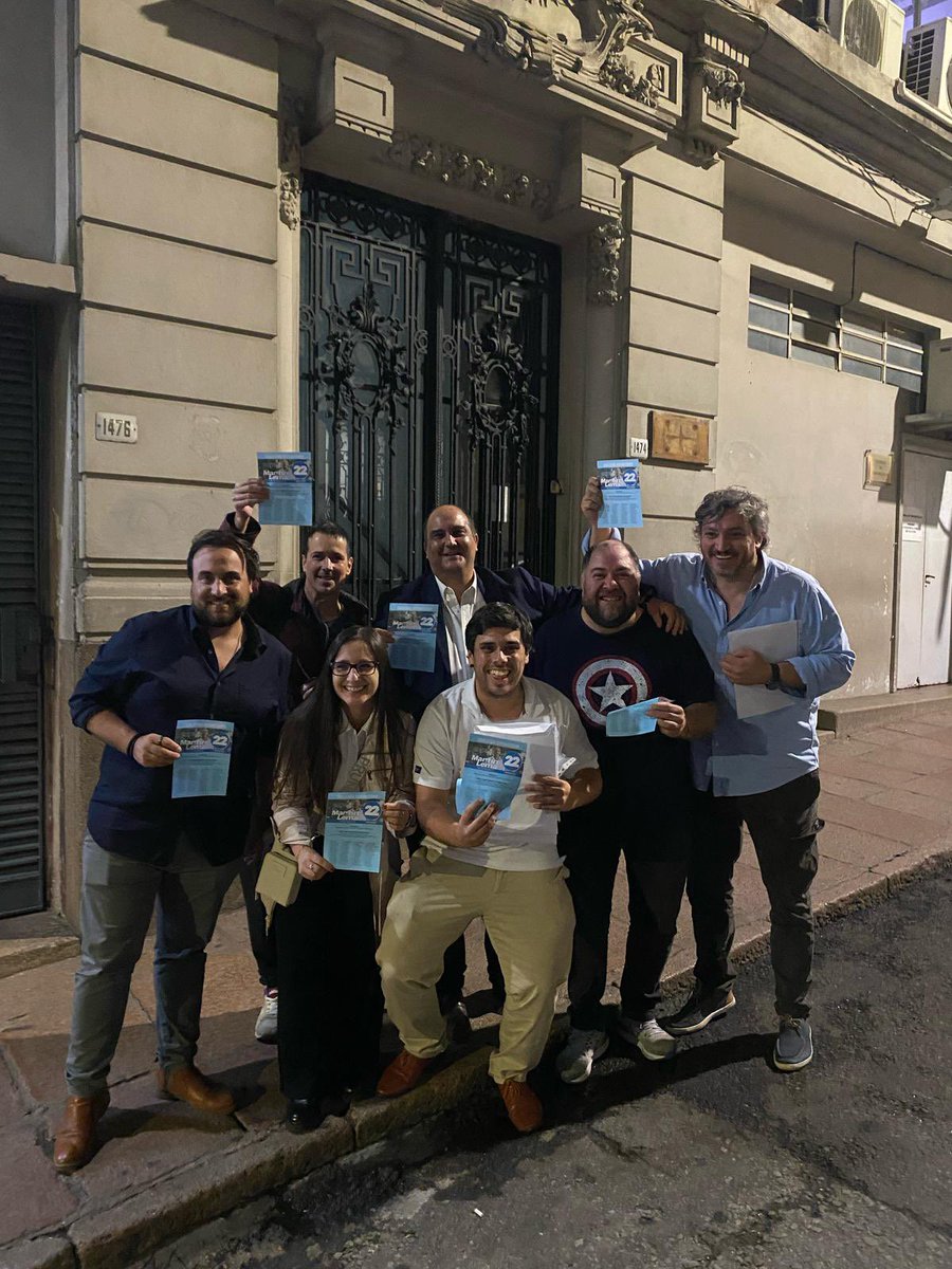 La 22 sale a militar con mucho compromiso una vez más. Mirando a los ojos a todos y con la frente en alto. 
Lo más importante en la vida son los valores, por lo tanto; en la política también.