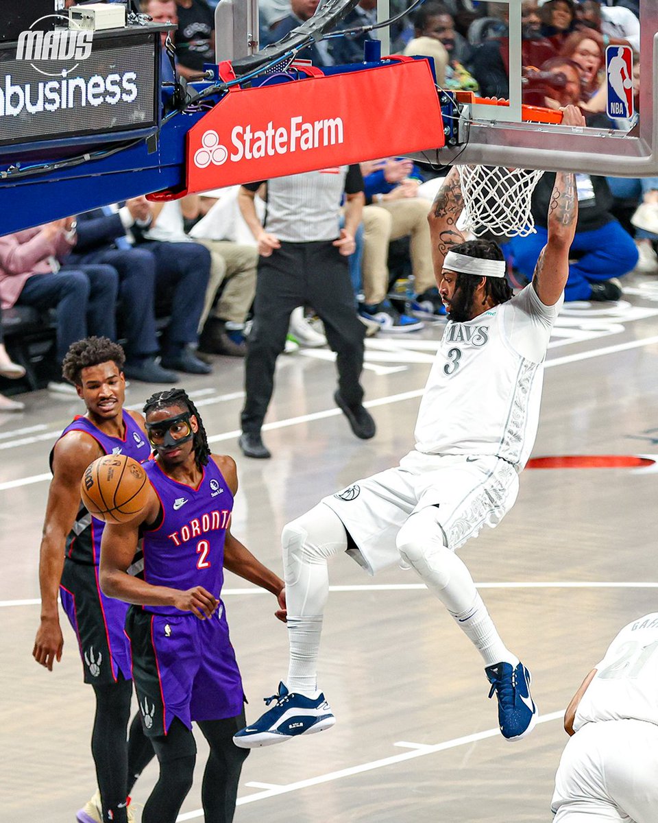 Mavs PR (@mavspr) on Twitter photo Anthony Davis recorded 12 points (6-12 FG), 7 rebounds, 7 assists and 6 blocks in the first half, the second-most blocks in a half in his career (7).
Davis is the first player in the play-by-play era (since 1996-97) to record that stat line in a half, per <a href="/EliasSports/">Elias Sports Bureau</a>. Anthony Davis recorded 12 points (6-12 FG), 7 rebounds, 7 assists and 6 blocks in the first half, the second-most blocks in a half in his career (7).
Davis is the first player in the play-by-play era (since 1996-97) to record that stat line in a half, per <a href="/EliasSports/">Elias Sports Bureau</a>.