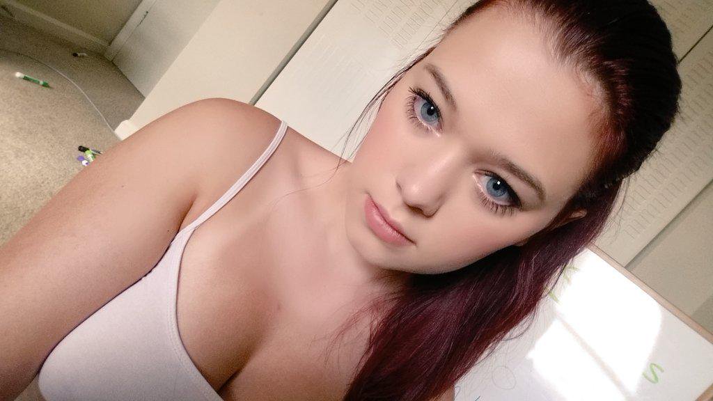 CrissyB96's tweet photo. Cumpliendo 
Ahora 20 RT para subir más https://t.co/o9p2kHtHqc