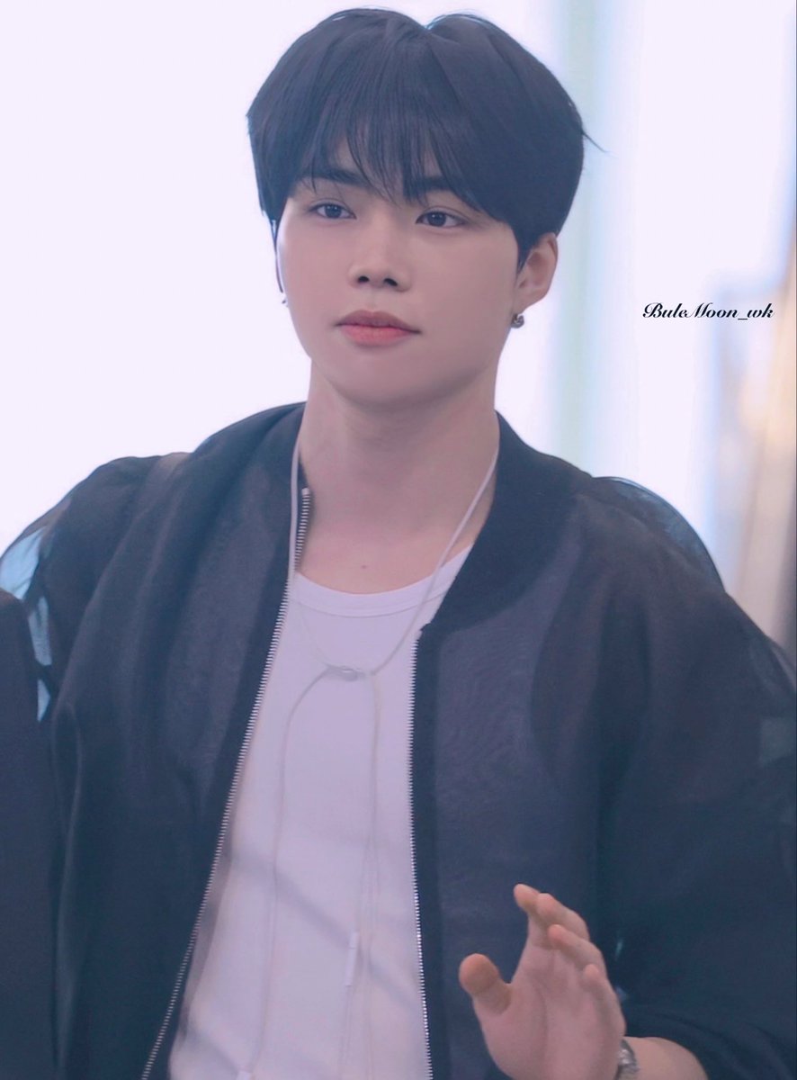 250411✈️

#PARKGUNWOOK #박건욱 #朴乾煜 #パクゴヌク #ZEROBASEONE #ZB1 #제로베이스원