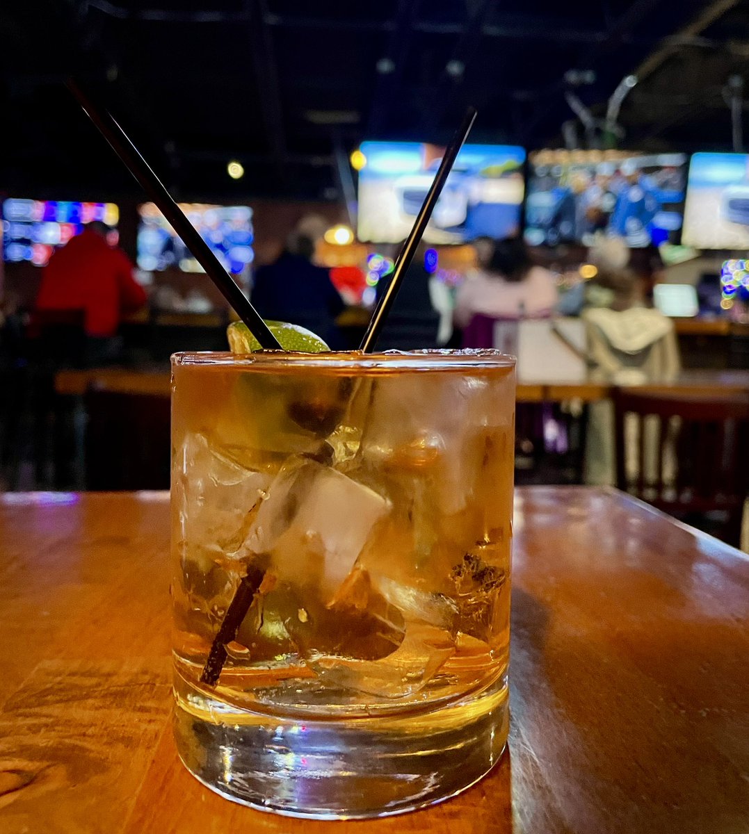 SRRossman's tweet photo. Time to celebrate a whirlwind of a week!  #blessed #thankful #family https://t.co/W8WCsYiOy0