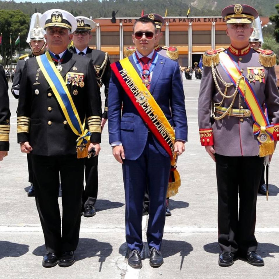 eduardomenoni's tweet photo. 🚨| URGENTE: Daniel Noboa BLOQUEA EL FRAUDE ELECTORAL COMUNISTA en Ecuador. 🇪🇨 Información de inteligencia detectó la presencia de agitadores progres del grupo de puebla y limitó la entrada de extranjeros al país.

La inteligencia compartida desde otros países, advirtió la llegada de los agitadores de izquierda para alborotar Ecuador este domingo en caso de que pierda  Luisa González.

También EEUU advirtió de la llegada de Hackers Rusos para asegurar el triunfo de la izquierda. ⚠️ ¿Apoyas la rápida reacción de Noboa?