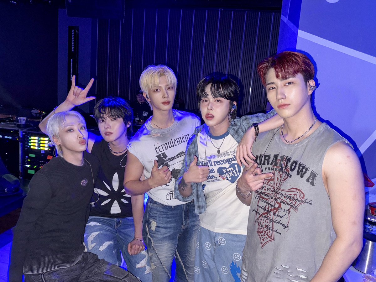official_ONEWE's tweet photo. [#ONEWE]

Washington D.C You slayed🔥
See you in New York🤘🏻

@LeoPresents 

#원위
#2025_ONEWE_WORLD_TOUR
#O_NEW_Evolution_IN_NORTH_AMERICA 
#ONEWE_4th_Live_Concert
#O_NEW_Evolution https://t.co/MvduDFpDoj