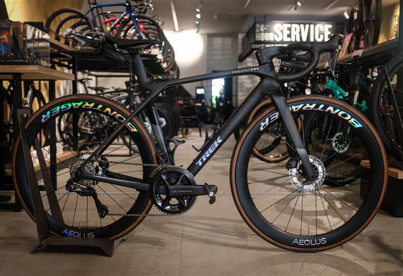 TREKBicycle_JP's tweet image. 【トレック福岡天神】

店長、ついにProject ONEデビュー!!約3年乗り続けたEmonda SL6から、この度Madone SLR7 Gen8へ乗り換えました。少しずつカスタムを加えながら自分色に染め上げていきたいと思います!!

#TREK #madone  #ProjectOne #garmin