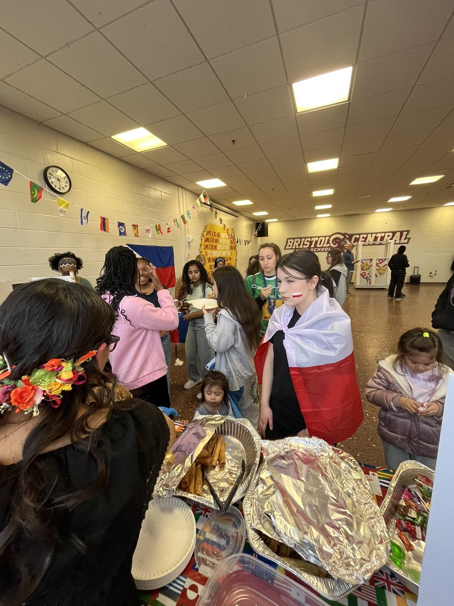 BCHS WORLDLANG tweet media