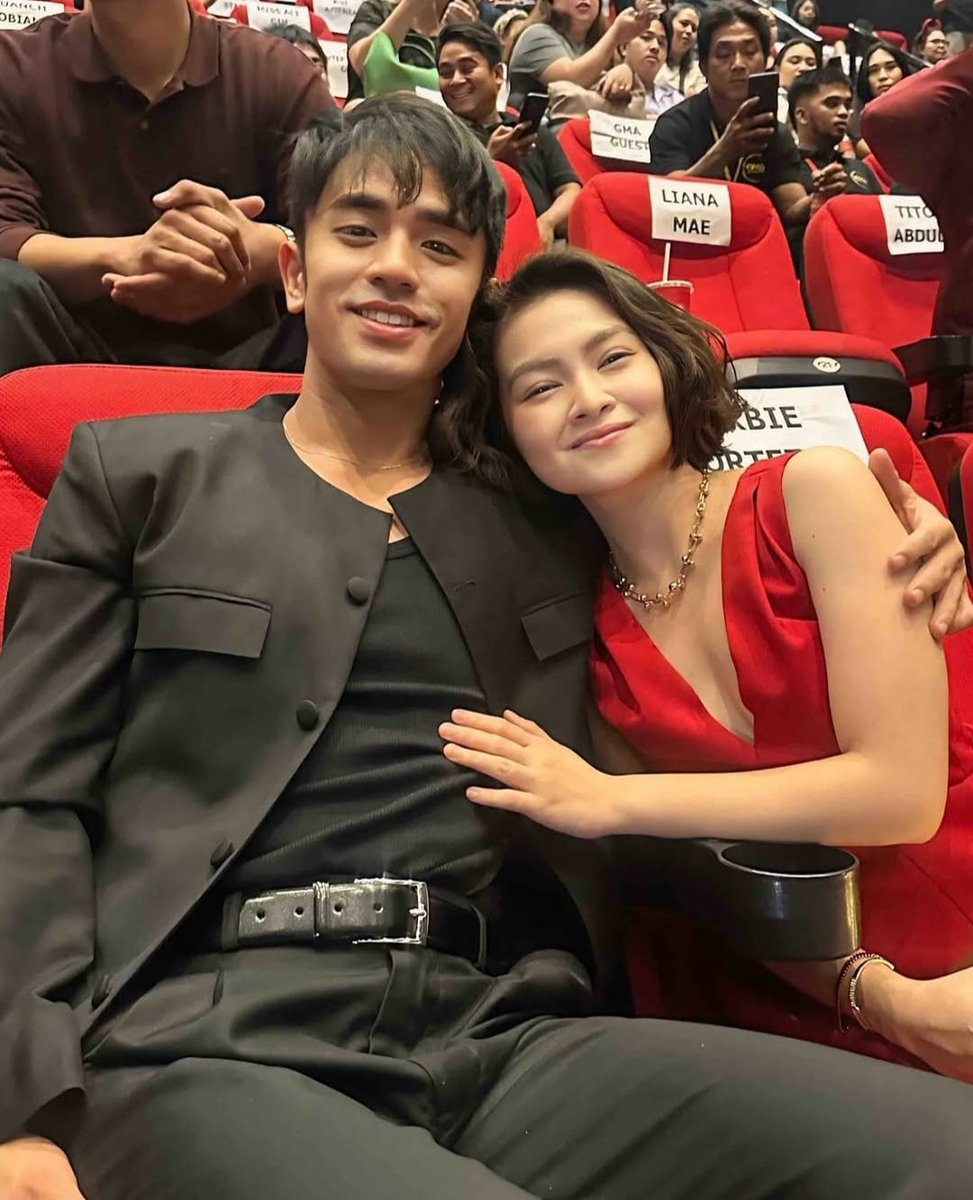 Eto ang loveteam na sobrang deserve na mahalin at hangaan. BAKIT??? Kase parehas silang mabuting tao at tunay na modelo sa mga youth. At the more naman na nilalait sila the more naman na pinagpapala sila ni LORD. Praying for your both success and strong partnership🙏🙏🙏