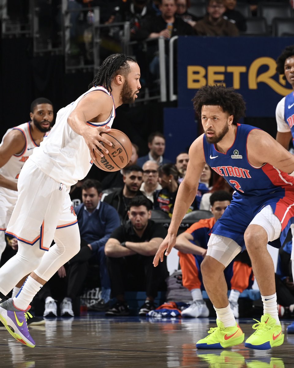 BleacherReport's tweet photo. First round matchups in the East that have been locked in 👀

Knicks-Pistons
Pacers-Bucks

Who ya got winning? 🍿 https://t.co/KhKh40oFS0