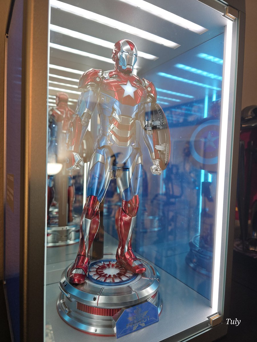 Another banger from Hot Toys it's beautiful #Marvel <a href="/hottoysofficial/">Hot Toys</a> <a href="/collectsideshow/">Sideshow Collectibles</a> #IronPatriot