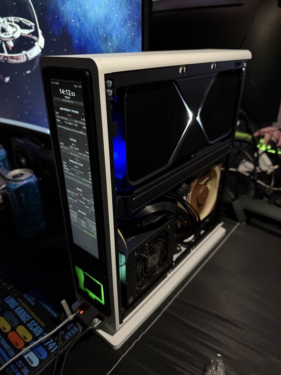Jacob Freeman (@geforce_jacobf) on Twitter photo Here is <a href="/CraftComputing/">@CraftComputing.bsky.social</a>βs rig at #PDXLAN, thereβs an RTX 5090 in there! π Here is <a href="/CraftComputing/">@CraftComputing.bsky.social</a>βs rig at #PDXLAN, thereβs an RTX 5090 in there! π