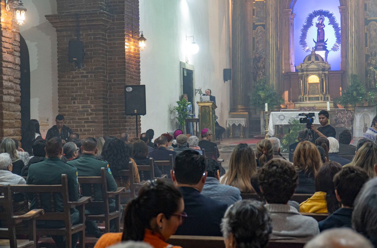 AlcaldiaPopayan's tweet photo. Este primer acto nos lleva hacia días de reflexión y unidad.

#SemanaSanta ⛪️ una tradición que brilla en cada paso. https://t.co/hqDgyVdbE0