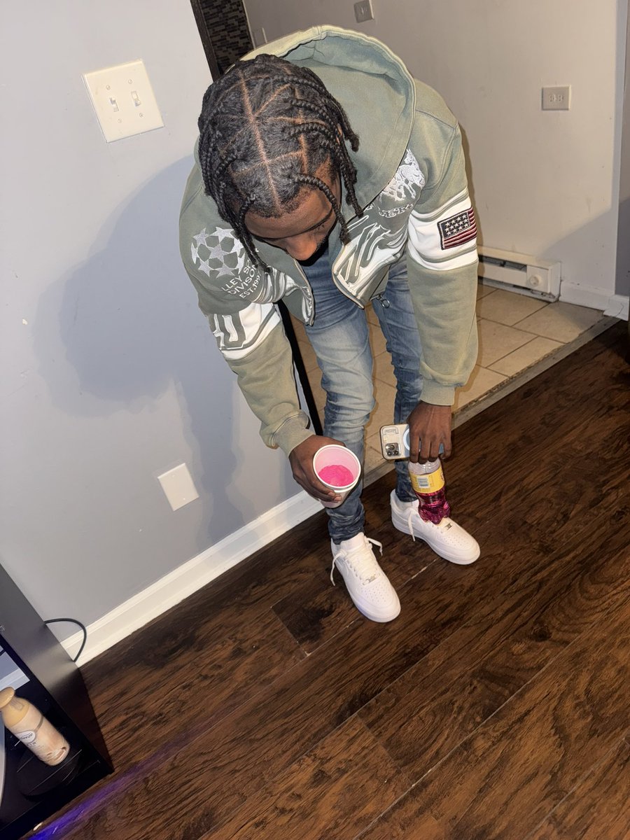 BossKj_'s tweet photo. F$CK Crashin Out N!GGA Life’s Been Great.… IM TRYNA MAKE SOME SHAKE 🚦🚥 GET A WHOLE LOTTA LOVE 🫶🏾 &amp; A LIL BIT OF HATE ❤️‍🩹 #AnotherYearAroundTheSun☀️ https://t.co/s5nGXkgR6U