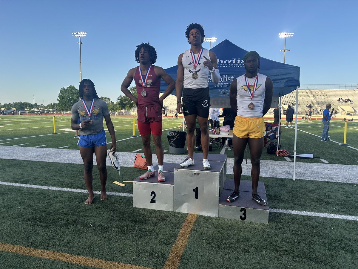 Congratulations to Justin Williams placing 3rd in the 200m qualifying for Regionals
