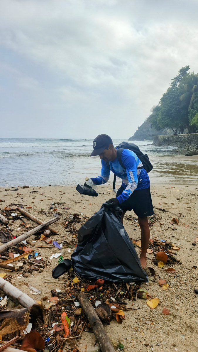 GECarrasquel's tweet photo. 🌊En apoyo al operativo #SemanaSanta2025 participando con las #BrigadasAmbientales @fundacionazul @minturvzla en otra jornada de #LimpiezaDePlayas y retiro de plásticos en la playa ribera #Tipire, en #PuertoColombia #Choroní #Aragua #Venezuela https://t.co/zfpOeMGmjG