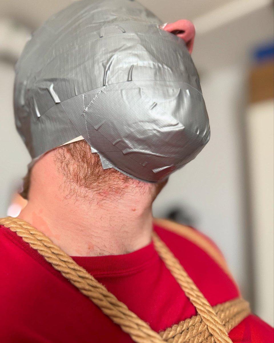 The tape head wrap looks so good on this handsome German boy 😈
He also had the best 💦 after. His words, not mine 🤭